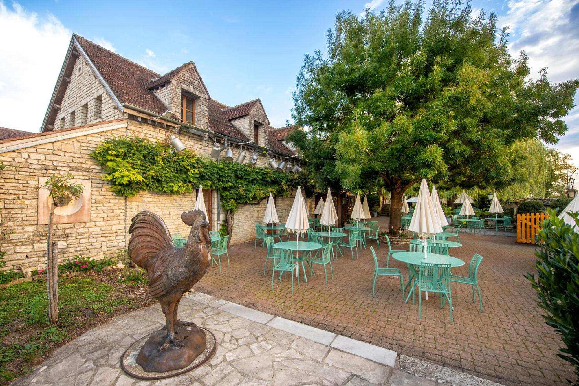 Hotel De La Beursaudiere Nitry Exterior photo