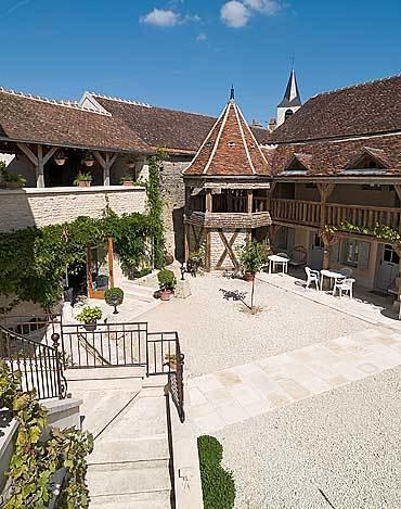 Hotel De La Beursaudiere Nitry Exterior photo